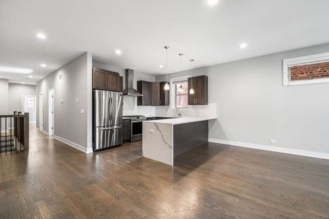 Tiny photo for 3708 W CORNELIA Avenue #1E, Chicago, IL 60618 (MLS # 12576056)