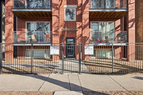 Tiny photo for 3708 W CORNELIA Avenue #1E, Chicago, IL 60618 (MLS # 12576056)
