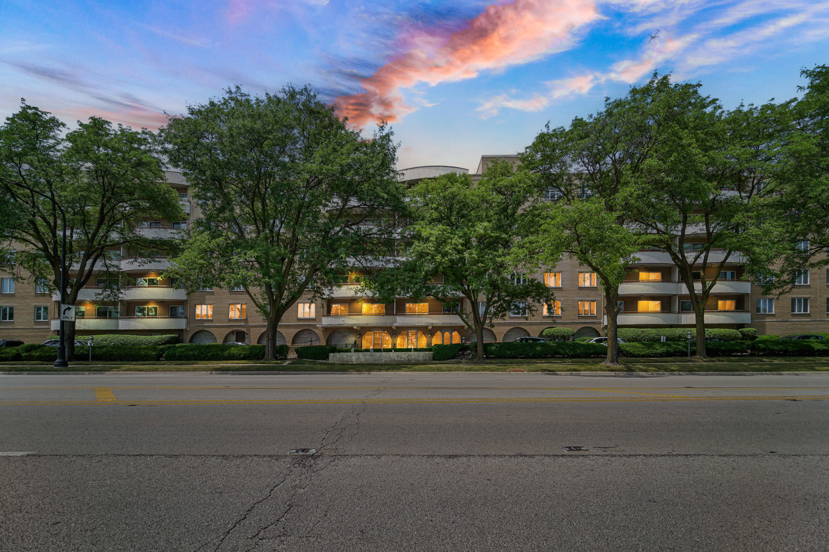 6400 N Cicero Avenue 213