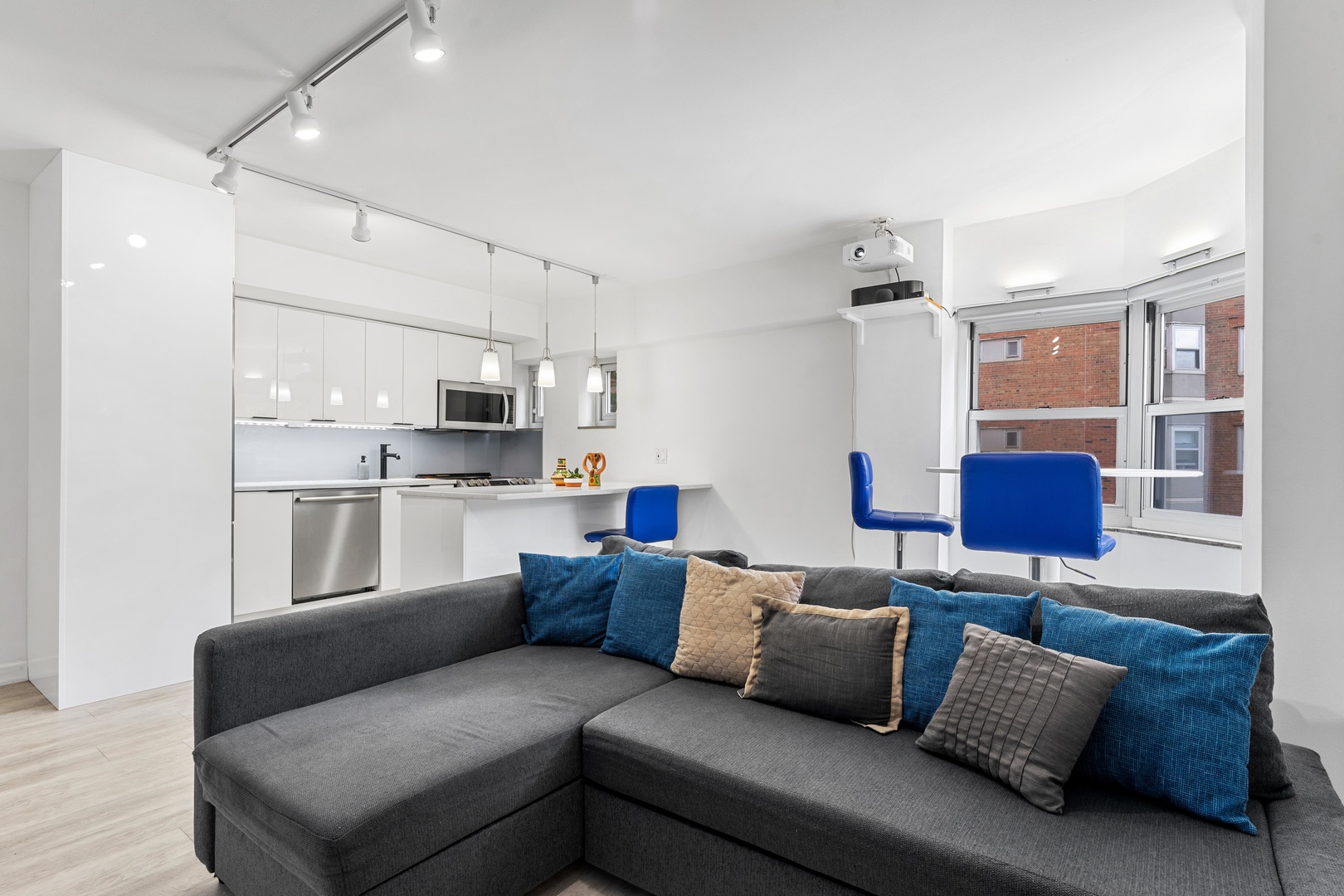 4950 N Marine Drive 301