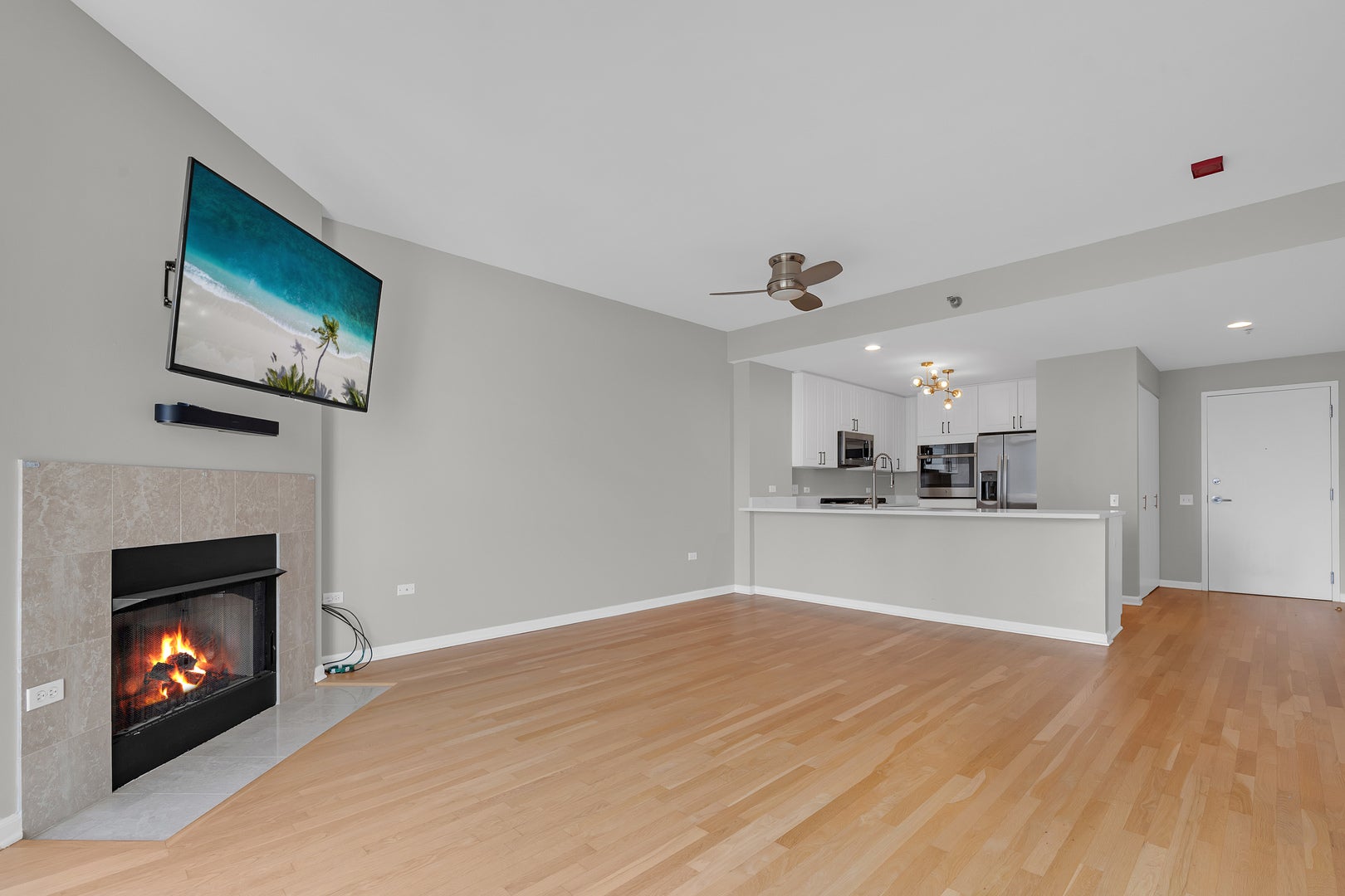 1515 S Prairie Avenue 1004