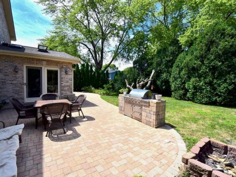 Tiny photo for 1302 S PRINCETON Avenue, Arlington Heights, IL 60005 (MLS # 12618677)