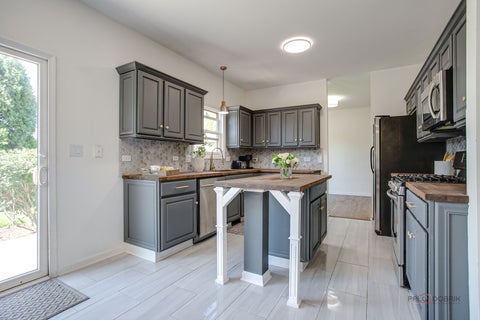 Tiny photo for 614 ASPEN Court, Antioch, IL 60002 (MLS # 12761081)
