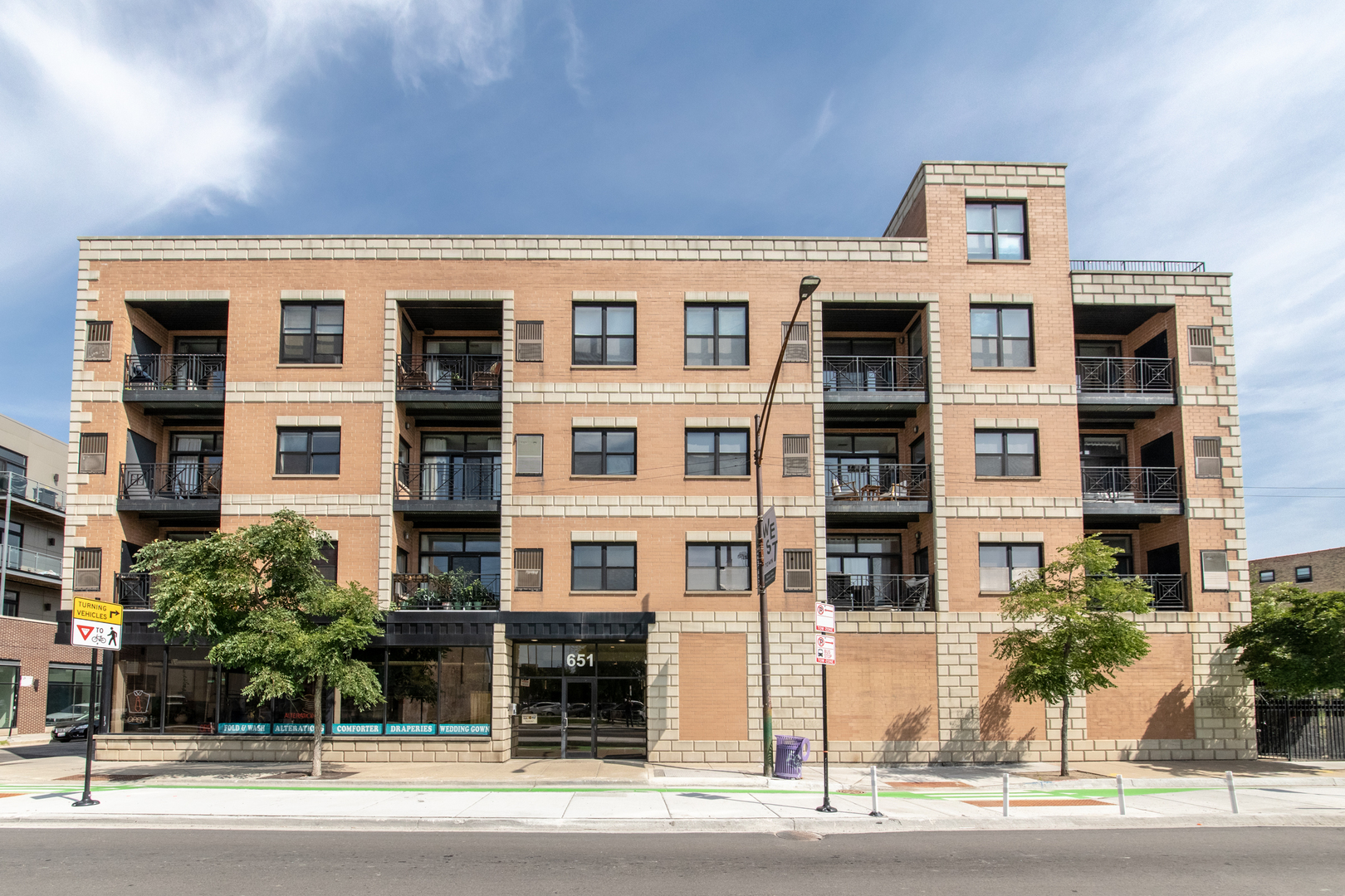 651 N MILWAUKEE Avenue 302