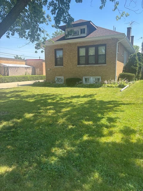 Tiny photo for 4825 W Jarlath Street, Lincolnwood, IL 60712 (MLS # 12705809)