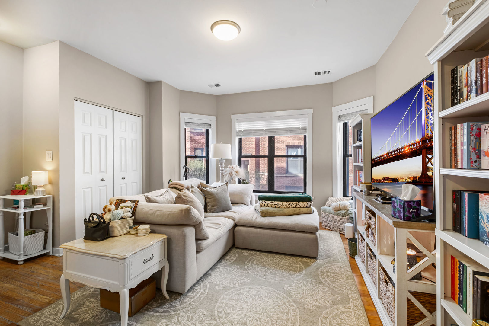 901 W Cornelia Avenue 1N