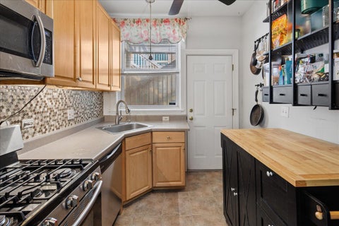 Tiny photo for 4916 N Kedzie Avenue #2W, Chicago, IL 60625 (MLS # 12721286)
