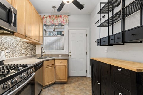 Tiny photo for 4916 N Kedzie Avenue #2W, Chicago, IL 60625 (MLS # 12721286)