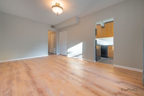 Tiny photo for 4240 N Clarendon Avenue #200S, Chicago, IL 60613 (MLS # 12487275)