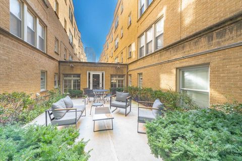 Tiny photo for 4240 N Clarendon Avenue #200S, Chicago, IL 60613 (MLS # 12487275)