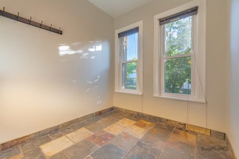 Tiny photo for 4240 N Clarendon Avenue #200S, Chicago, IL 60613 (MLS # 12487275)