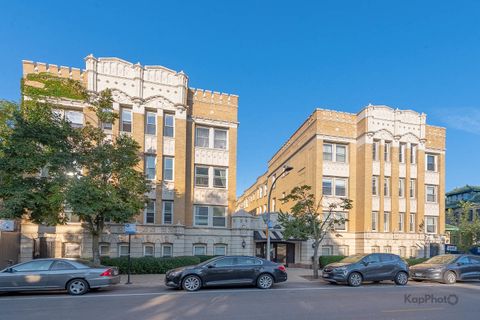 Photo of 4240 N Clarendon Avenue #200S, Chicago, IL 60613 (MLS # 12487275)