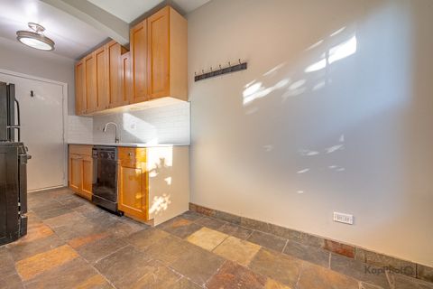 Tiny photo for 4240 N Clarendon Avenue #200S, Chicago, IL 60613 (MLS # 12487275)