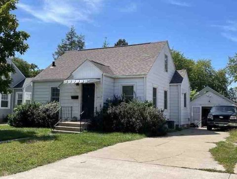 Tiny photo for 2417 31ST Street, Moline, IL 61265 (MLS # QC4259823)