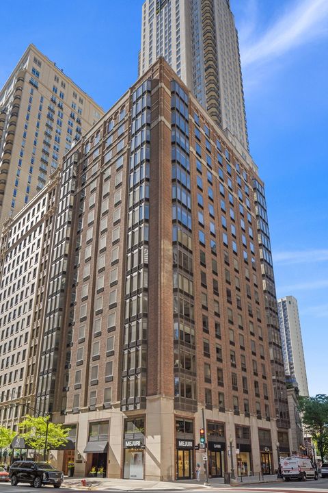 Photo of 40 E Delaware Place #1502, Chicago, IL 60611 (MLS # 12650743)