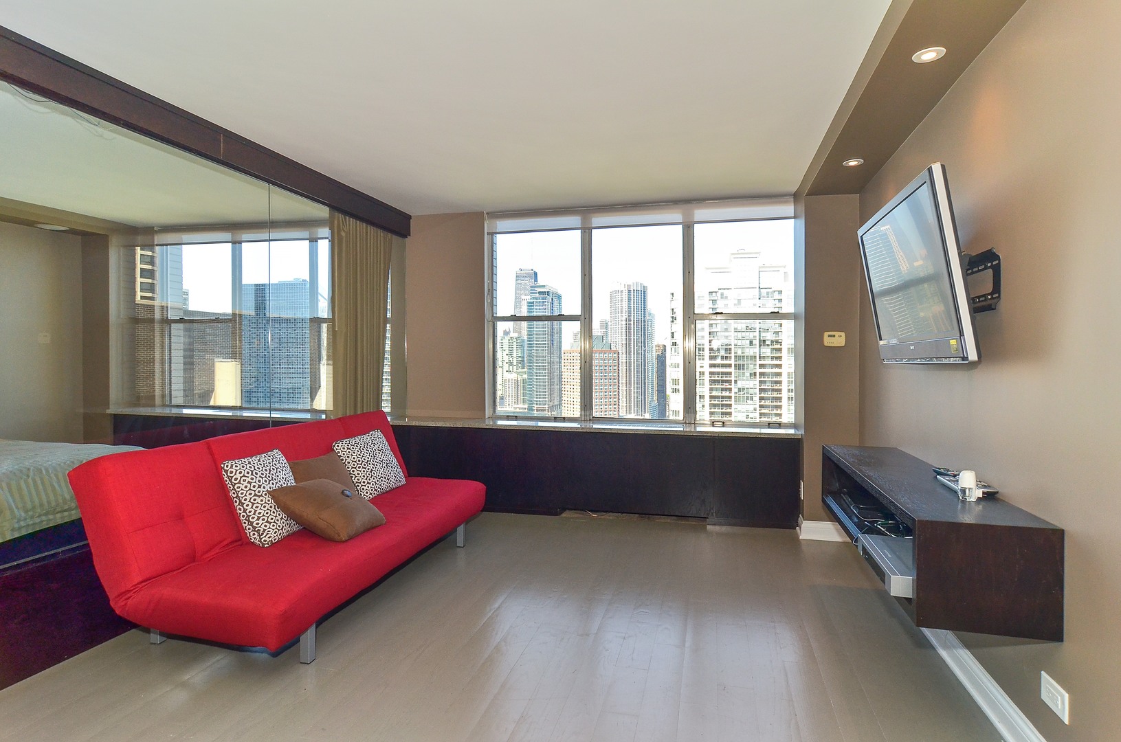 400 E Randolph Street 3816