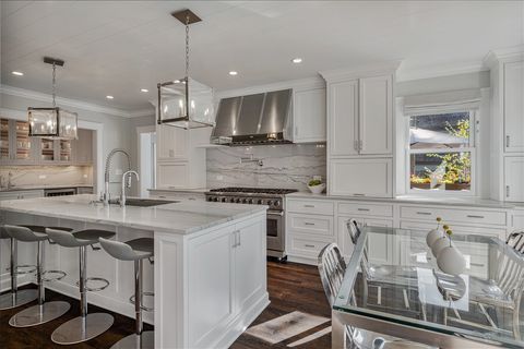 Tiny photo for 330 Abbotsford Road, Kenilworth, IL 60043 (MLS # 12417923)