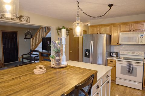 Tiny photo for 21 Magnolia Court, Putnam, IL 61560 (MLS # 12495918)