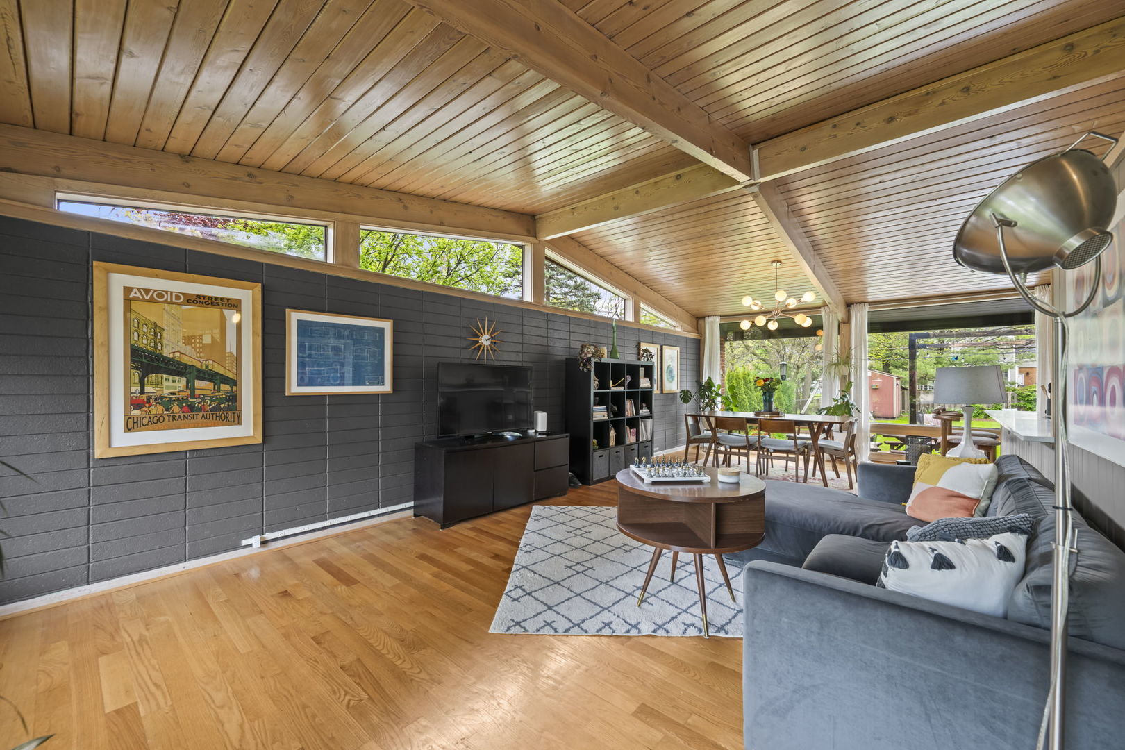 304 S Mount Prospect Road