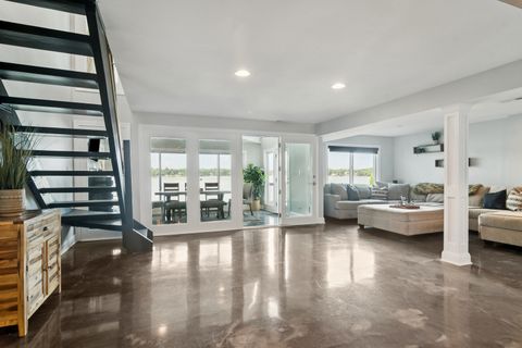 Tiny photo for 19330 W Lake View Avenue, Mundelein, IL 60060 (MLS # 12484586)