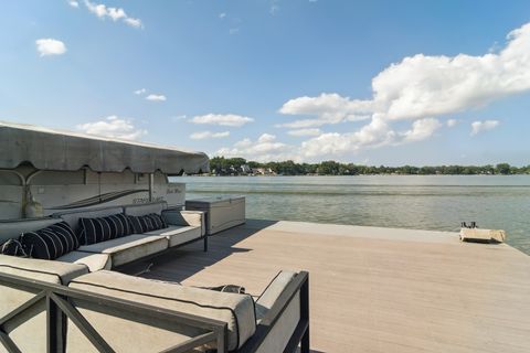 Tiny photo for 19330 W Lake View Avenue, Mundelein, IL 60060 (MLS # 12484586)