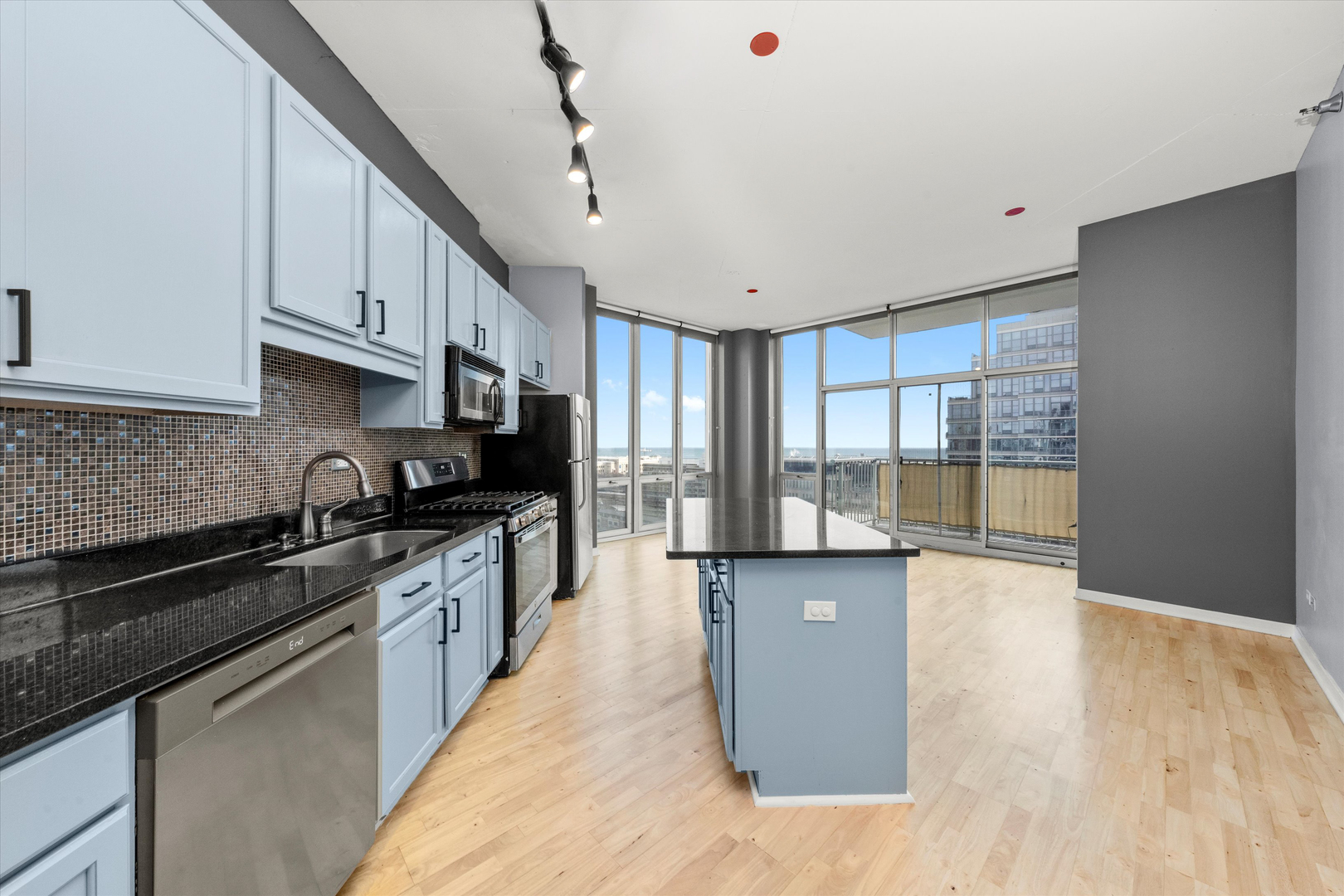 1600 S Indiana Avenue 1708