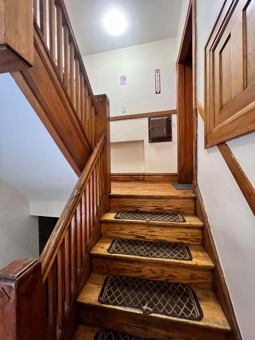 7022 S Maplewood Avenue