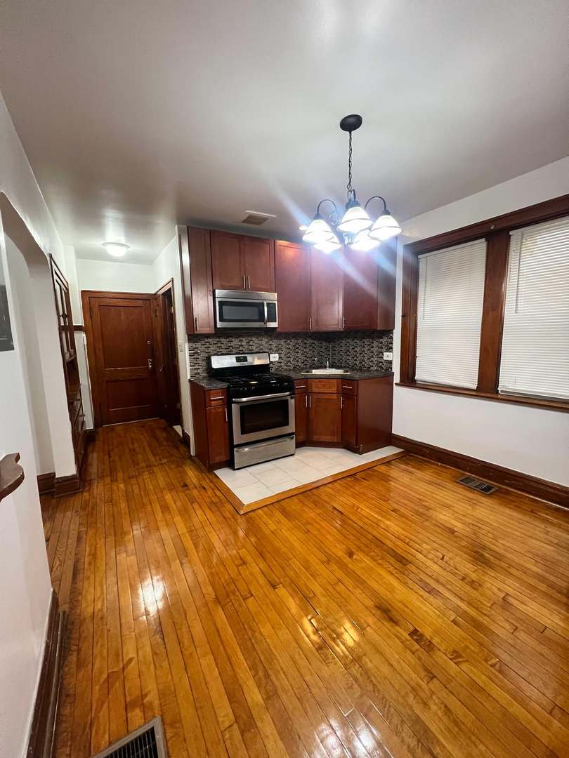 7022 S Maplewood Avenue