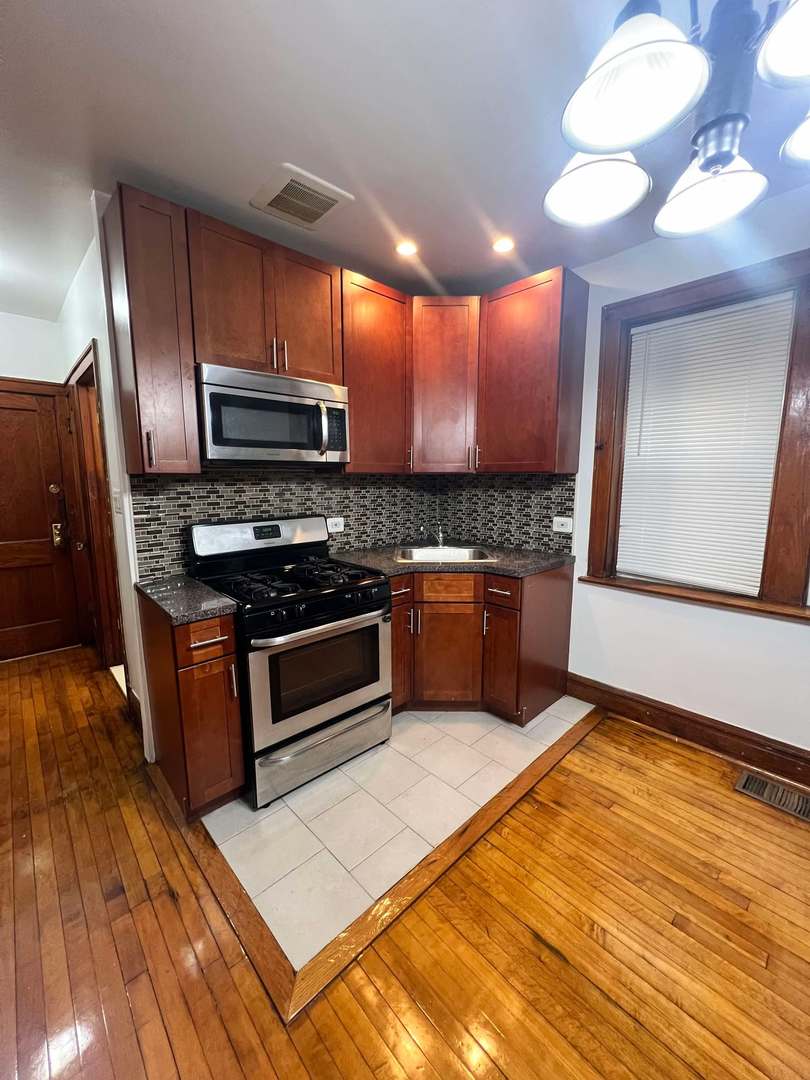 7022 S Maplewood Avenue