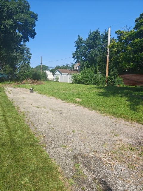 928 S Michigan Avenue Villa Park IL 60181