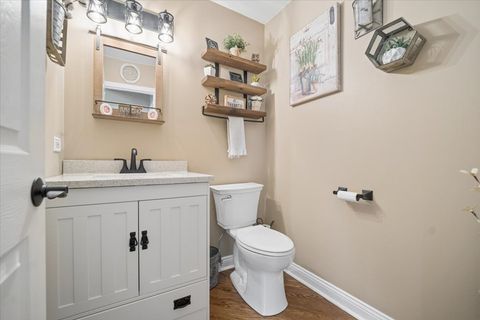 Tiny photo for 223 Shawnee Circle, Bartlett, IL 60103 (MLS # 12628394)