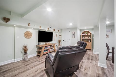 Tiny photo for 223 Shawnee Circle, Bartlett, IL 60103 (MLS # 12628394)