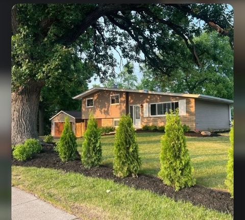 903 N Midlothian Road Mundelein IL 60060