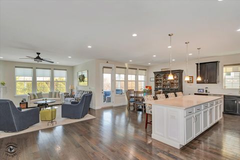 Tiny photo for 318 Arabian Circle, Willowbrook, IL 60527 (MLS # 12538436)