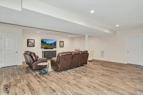 Tiny photo for 318 Arabian Circle, Willowbrook, IL 60527 (MLS # 12538436)