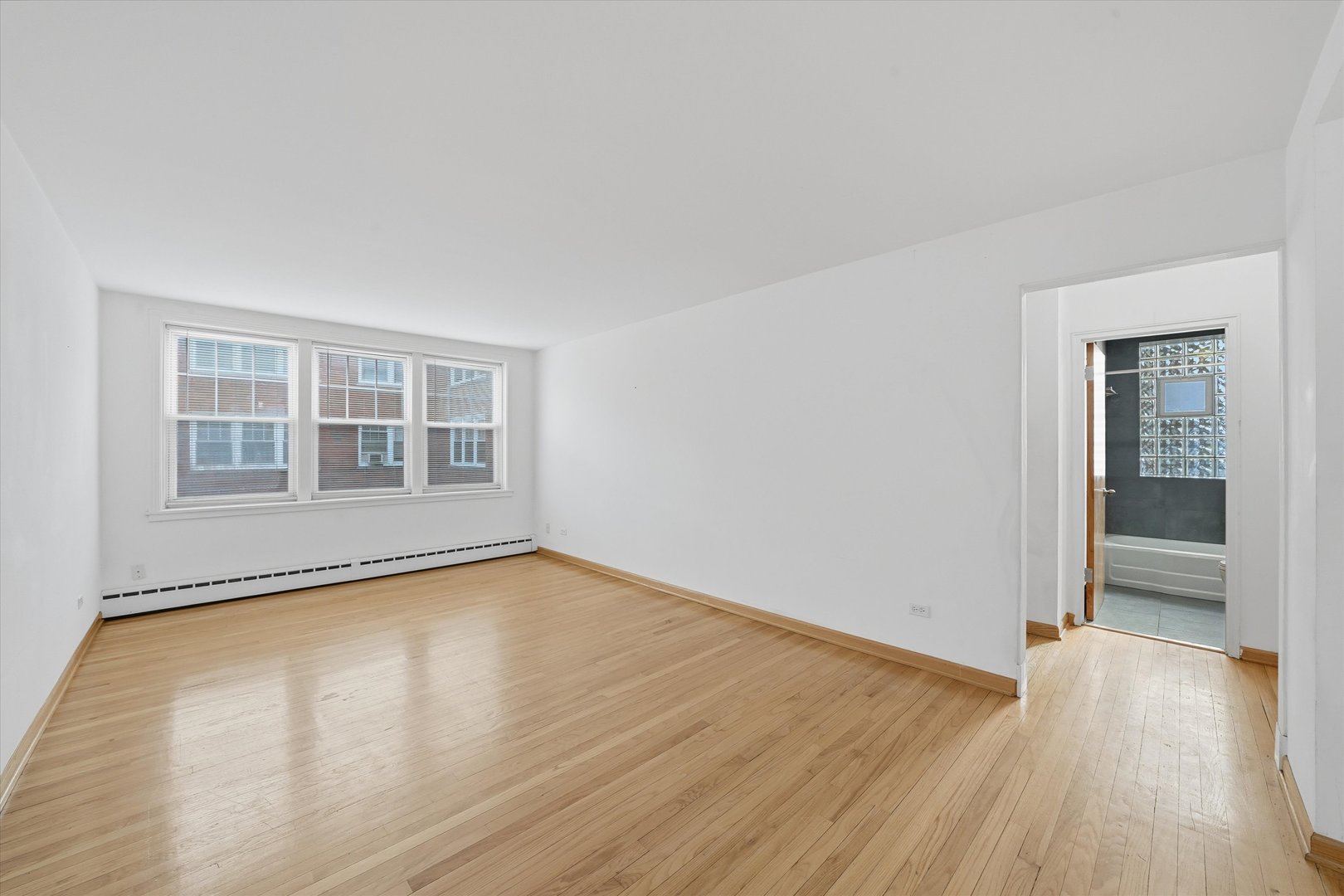 2429 W Farragut Avenue 2B