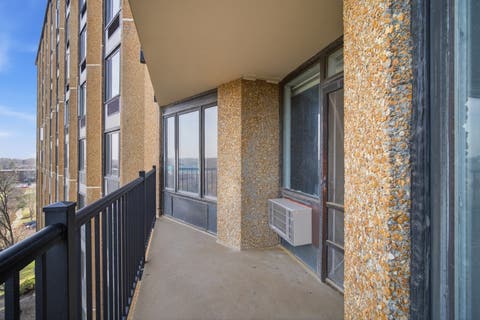 Tiny photo for 1 Renaissance Place #709, Palatine, IL 60067 (MLS # 12705514)