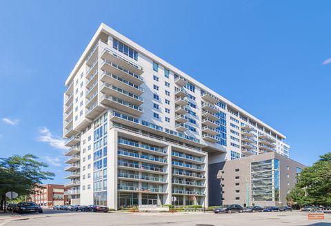 910 W Huron Street 206 Chicago IL 60642