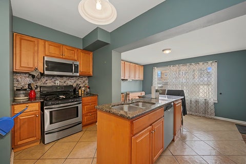 Tiny photo for 4226 W Haddon Avenue, Chicago, IL 60651 (MLS # 12739996)