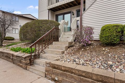 Tiny photo for 5911 36th Ave Court #16, Moline, IL 61265 (MLS # 12606136)