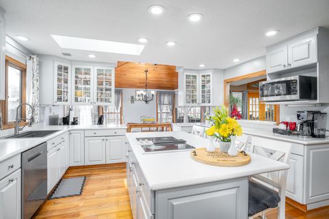 Tiny photo for 22 Wildwood Trail, Bettendorf, IA 52722 (MLS # 12601979)