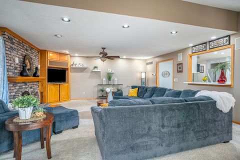 Tiny photo for 22 Wildwood Trail, Bettendorf, IA 52722 (MLS # 12601979)