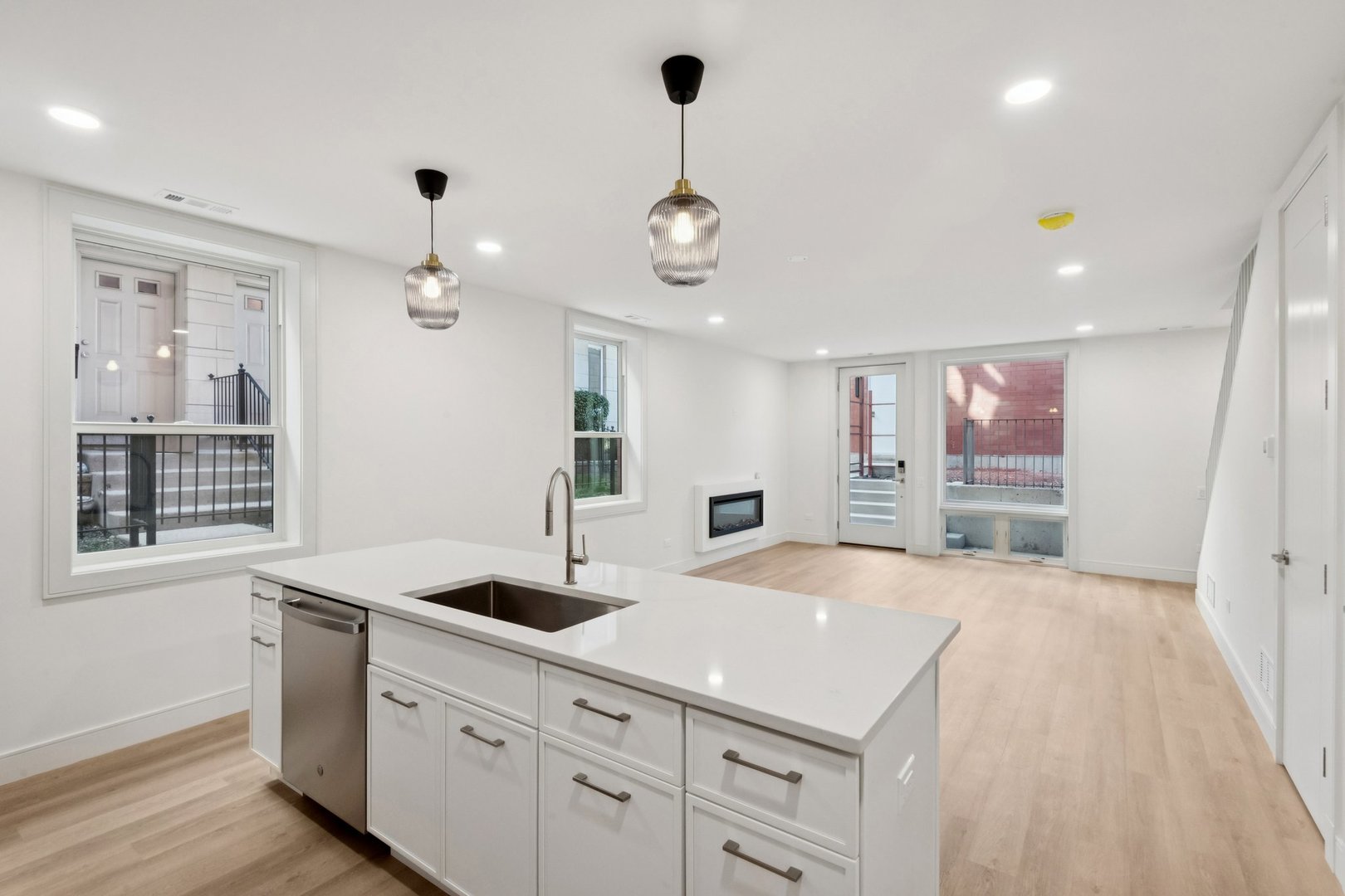 2323 N Lister Avenue 1R