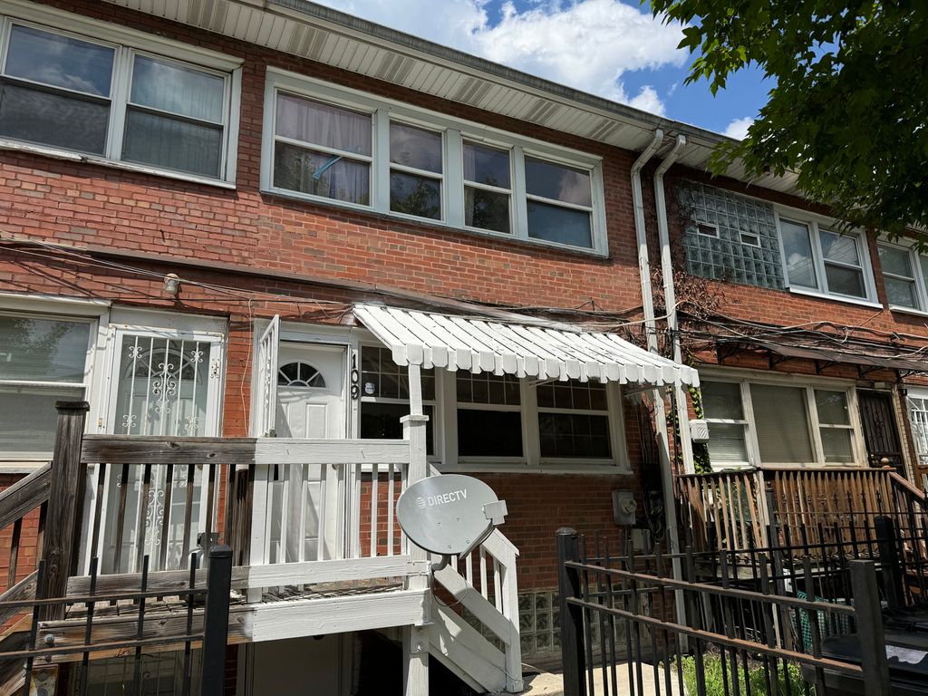 Photo for 109 E 37th Place, Chicago, IL 60653 (MLS # 12448251)