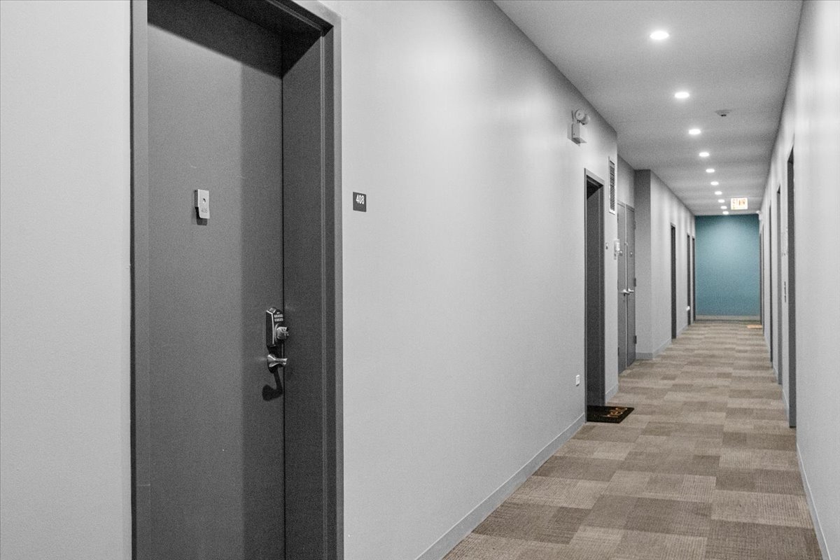 830 N Milwaukee Avenue 408