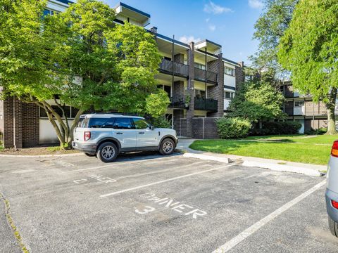 Tiny photo for 4710 Russett Lane #R1, Skokie, IL 60076 (MLS # 12462302)