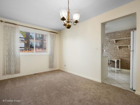 Tiny photo for 4710 Russett Lane #R1, Skokie, IL 60076 (MLS # 12462302)