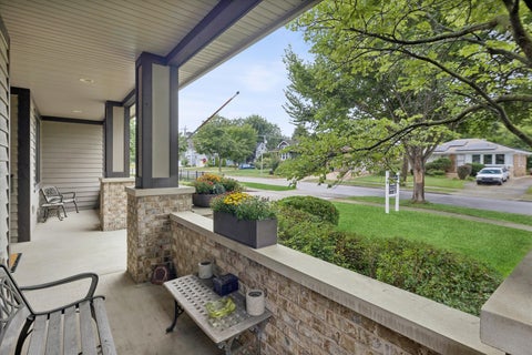 Tiny photo for 158 E Columbia Avenue, Elmhurst, IL 60126 (MLS # 12749887)