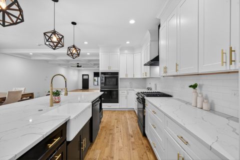 Tiny photo for 2514 Harvey Avenue, Berwyn, IL 60402 (MLS # 12630920)
