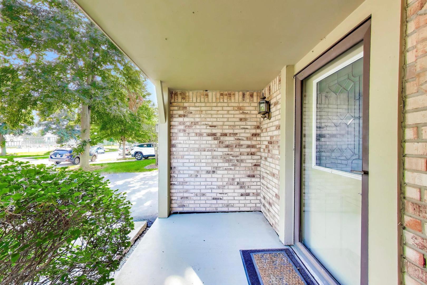 9166 GREENCASTLE Lane